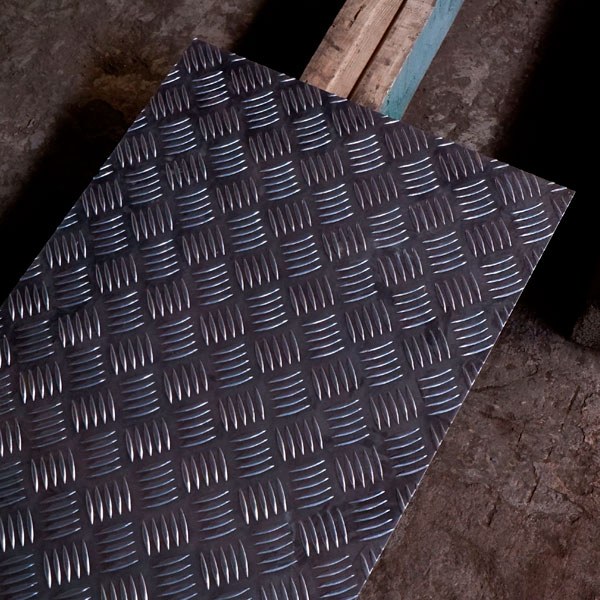 Лист алюминиевый рифленый 1.2х1500х3000 мм диамант